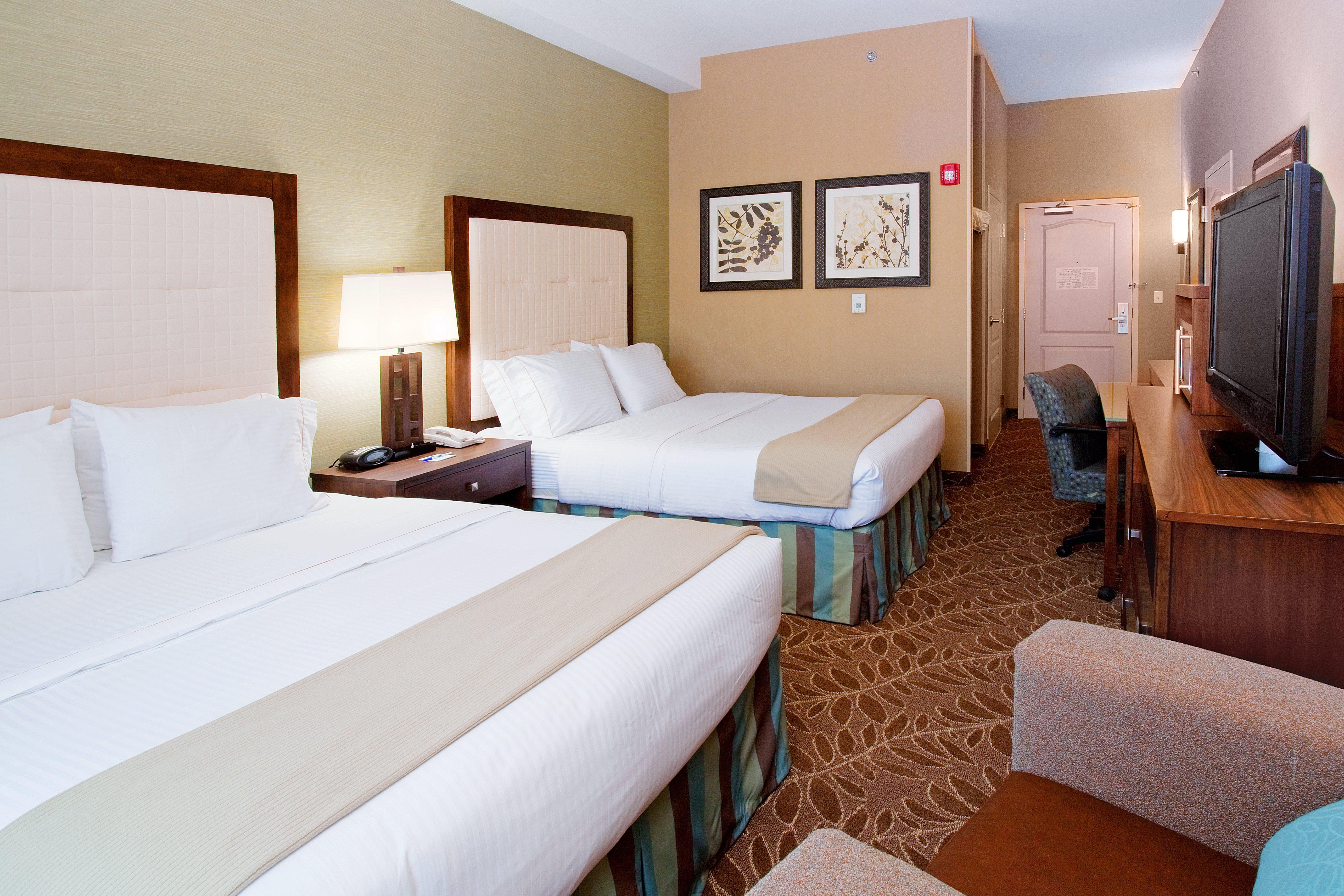 Holiday Inn Express & Suites Logan By Ihg Exterior foto
